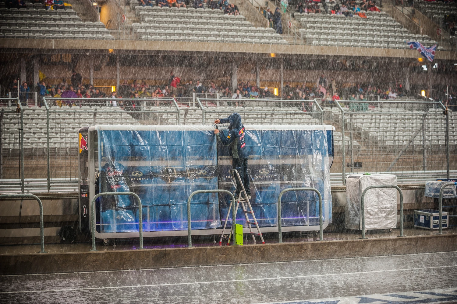 Austin lowers prices and offers a rain guarantee