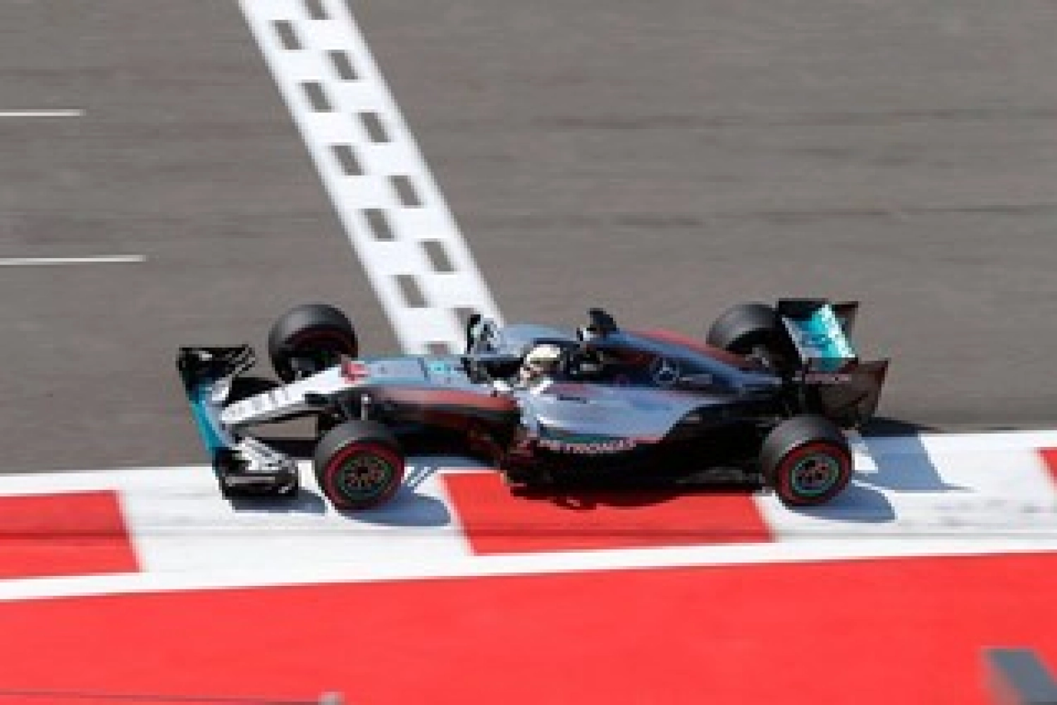 Russia – Race: Rosberg goes it alone, Vettel disillusioned