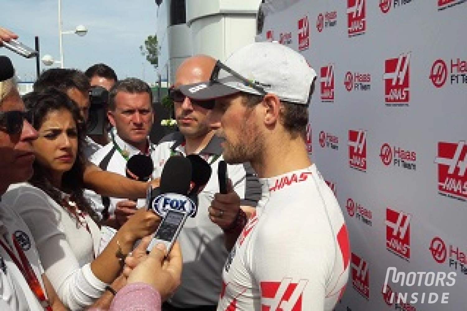 A frustrating first day for Romain Grosjean