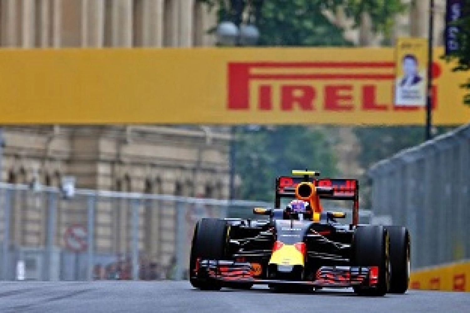 A Friday to forget for Red Bull in Baku