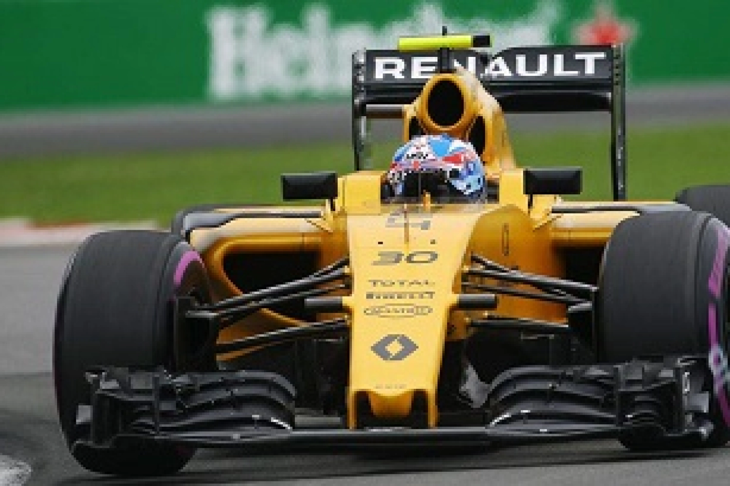 Renault: Magnussen in the pits and Palmer stuck in Q1