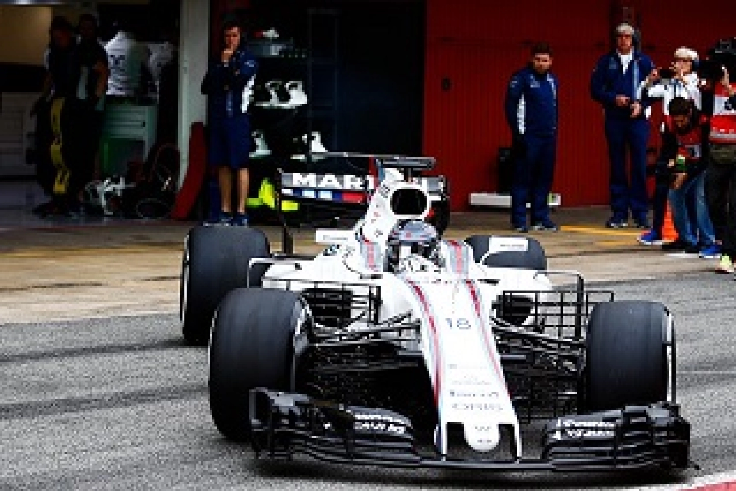 Williams calls it a day after Lance Stroll goes off track