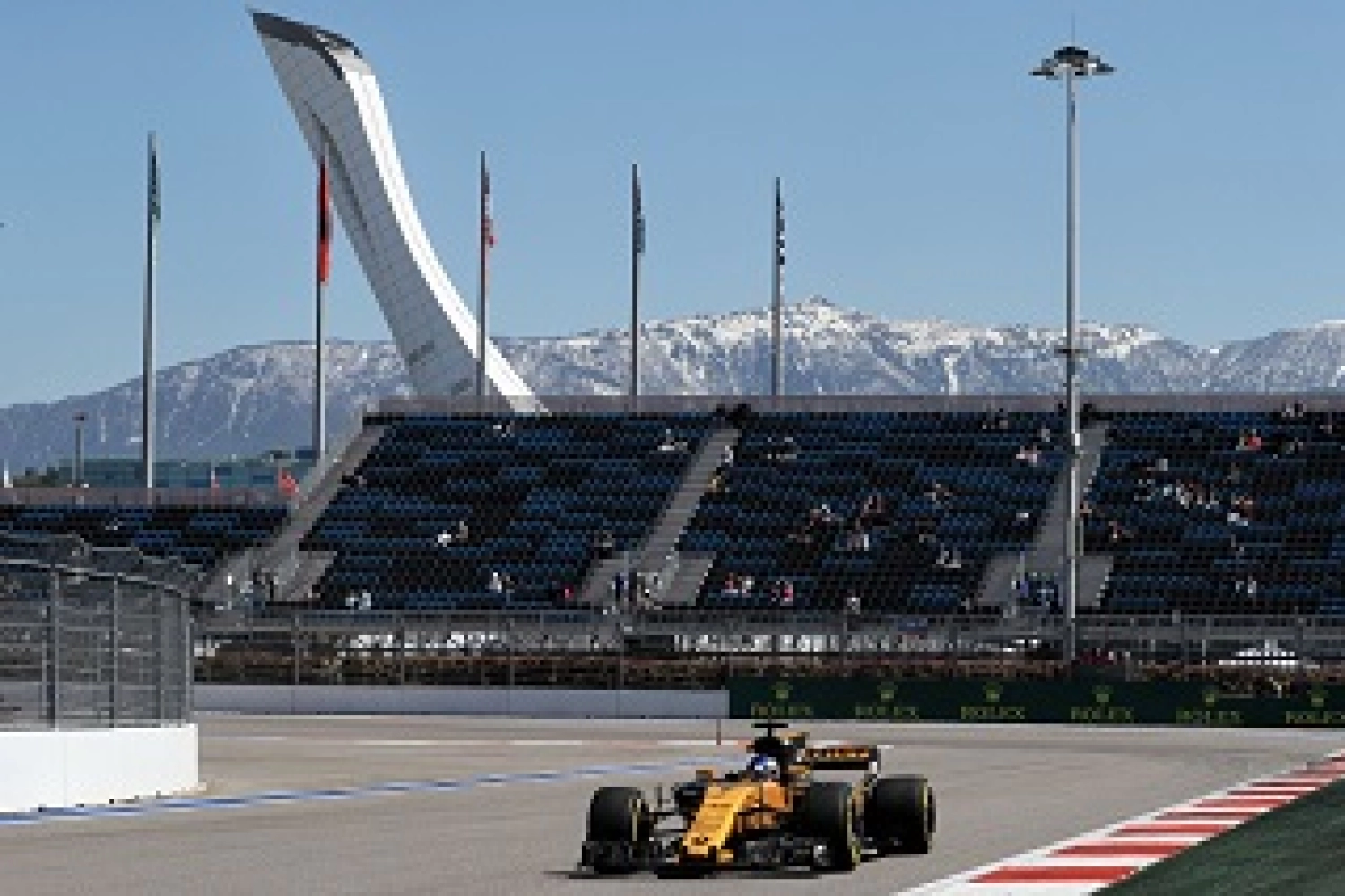 Renault: Sirotkin unlucky not to have driven much