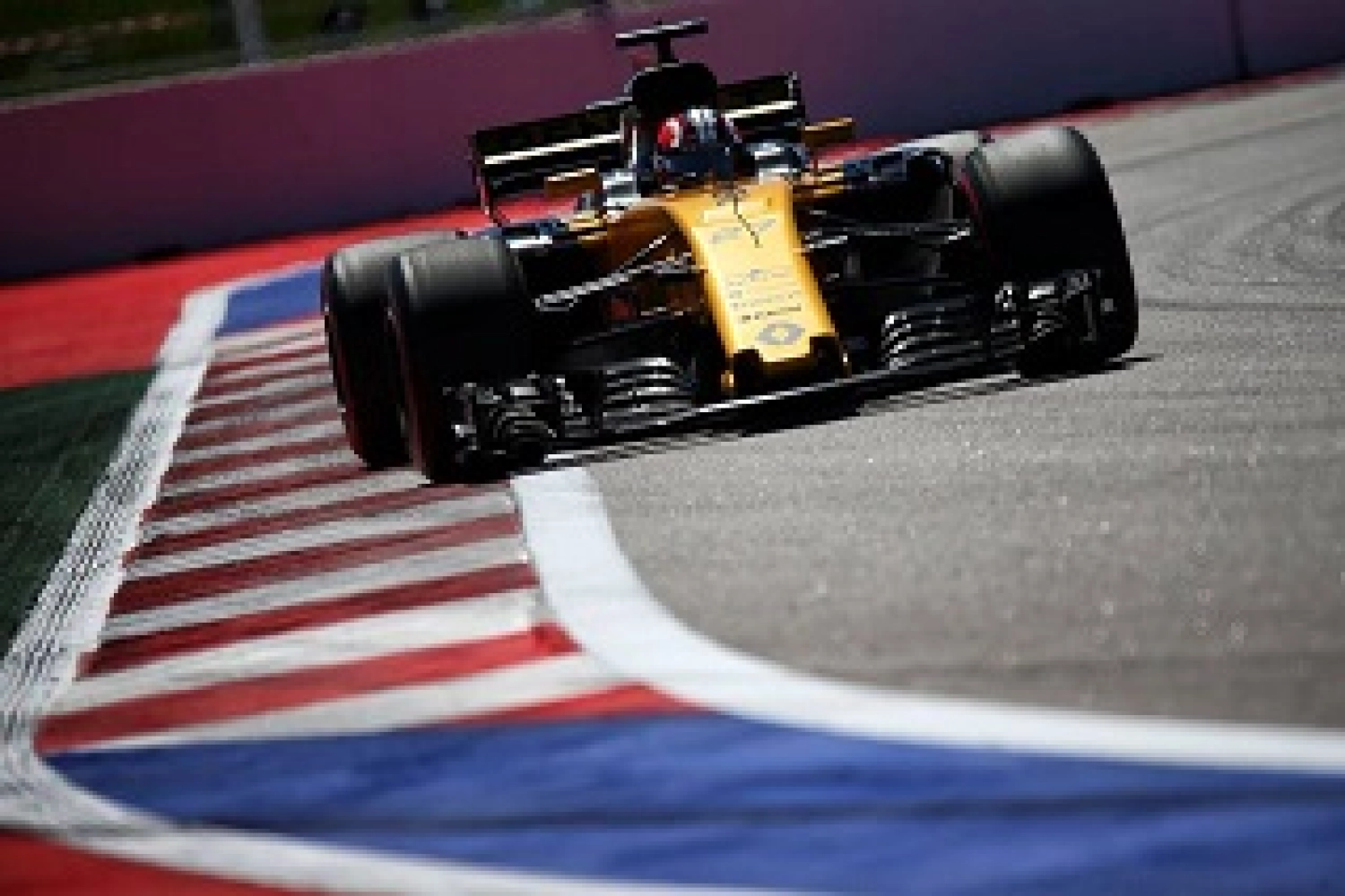 Hülkenberg scores more points for Renault