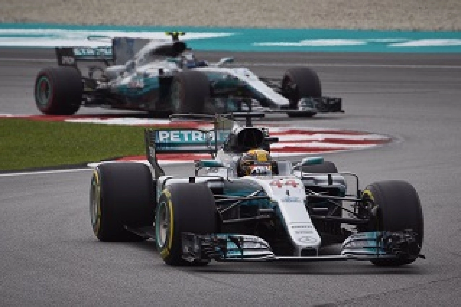 Lewis Hamilton settles for 2nd place