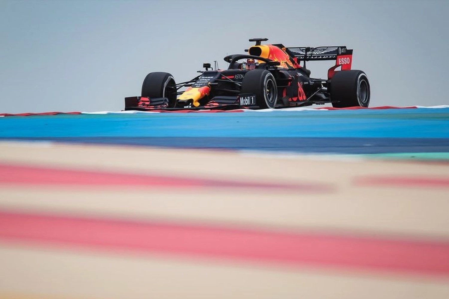 Private Testing Bahrain – Day 1: Max Verstappen sets the best time on a wet track