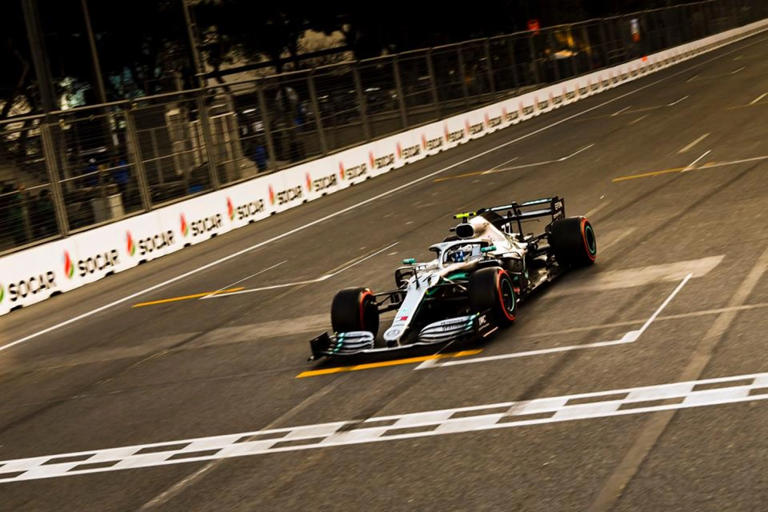 Azerbaijan – Race: Bottas Resists Hamilton, Fourth Jackpot for Mercedes!
