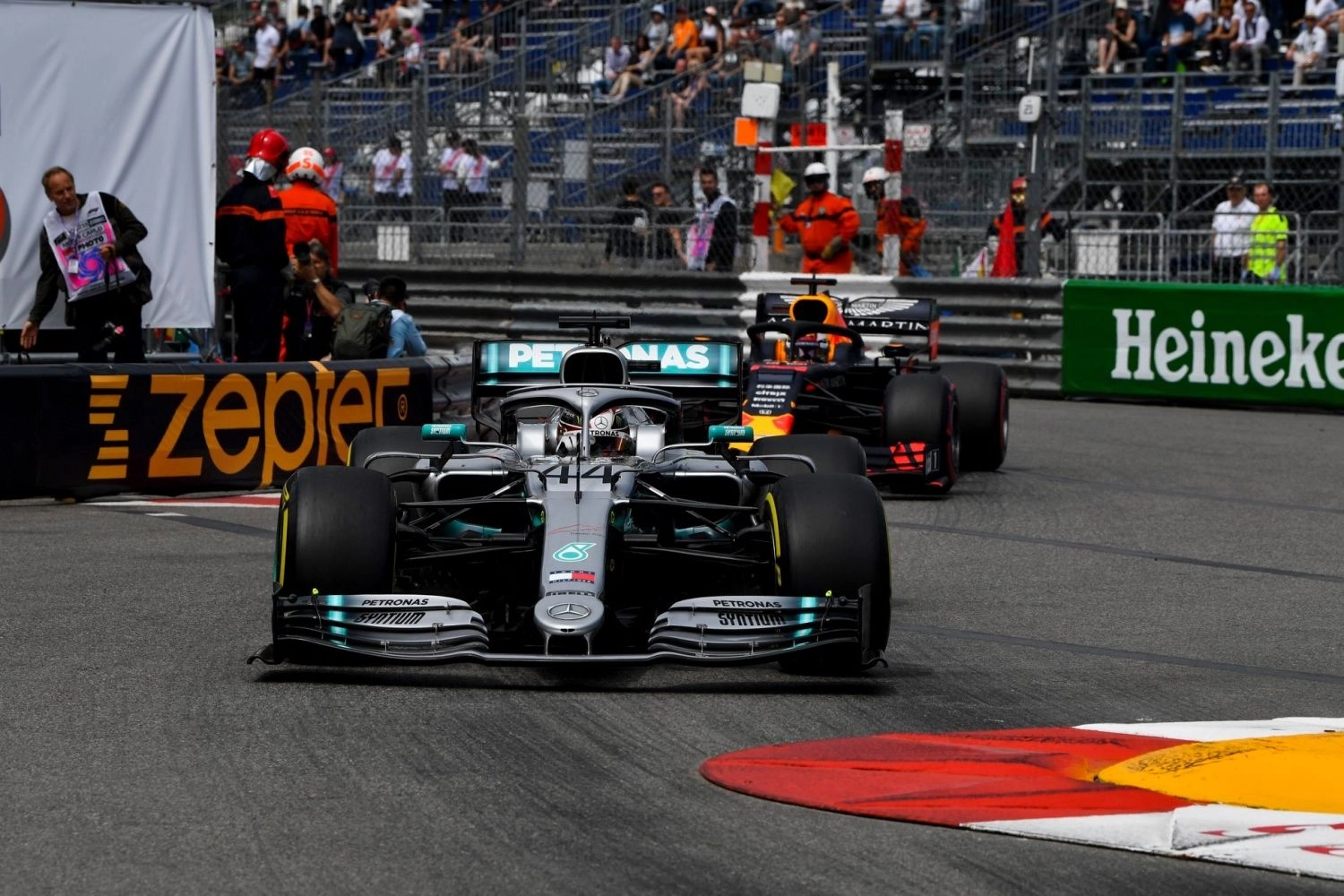 Monaco – Race: Hamilton tames Verstappen!