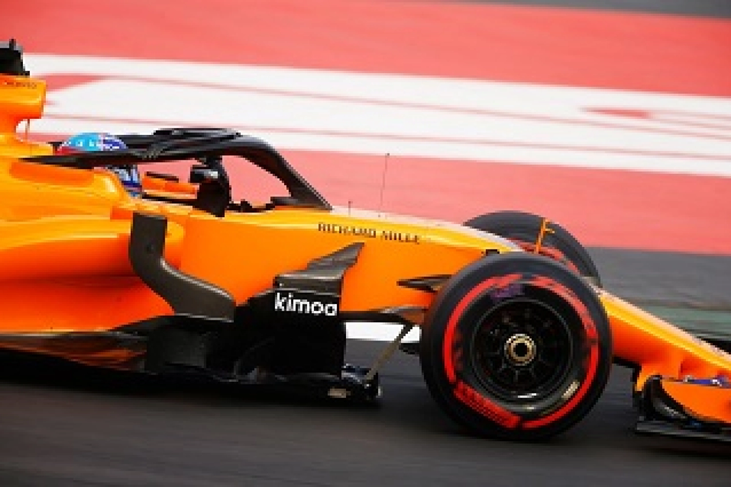 McLaren signs a partnership with Huski Chocolate