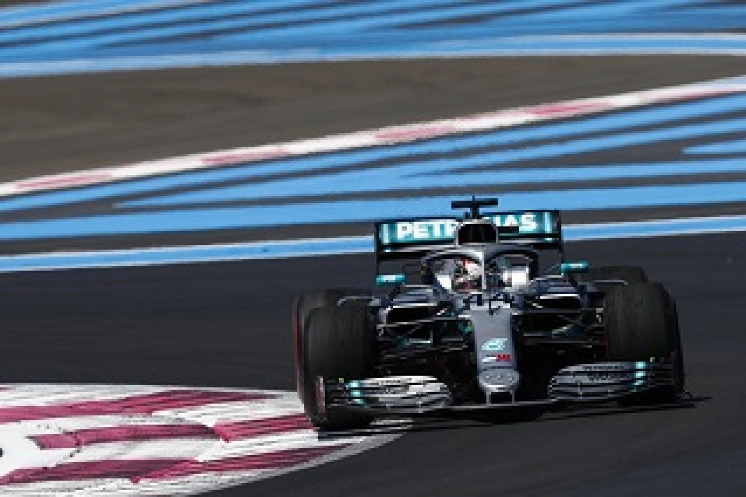 France – Qualifications: Hamilton hits hard, Vettel in disarray