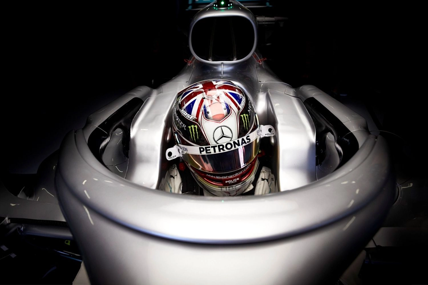 Hungary – Free Practice 1: Hamilton the fastest, engine problem for Bottas