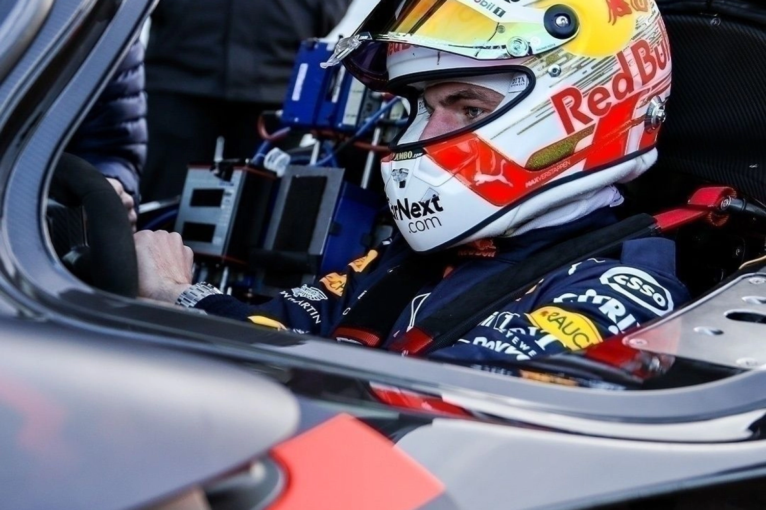 Aston Martin: Verstappen tries the Valkyrie, WEC program delayed?