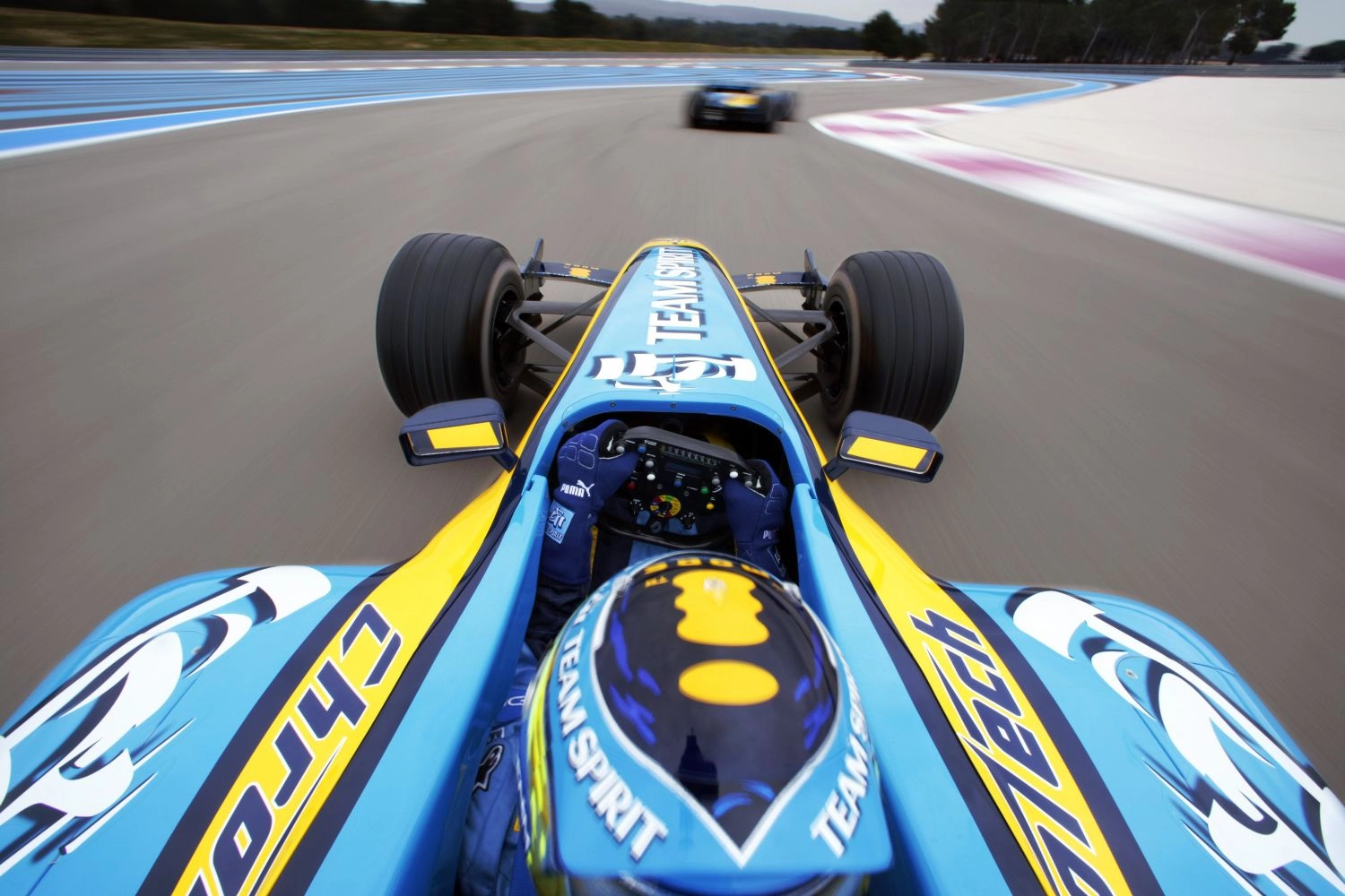 In Abu Dhabi, Renault will bring together a world champion and his single-seater