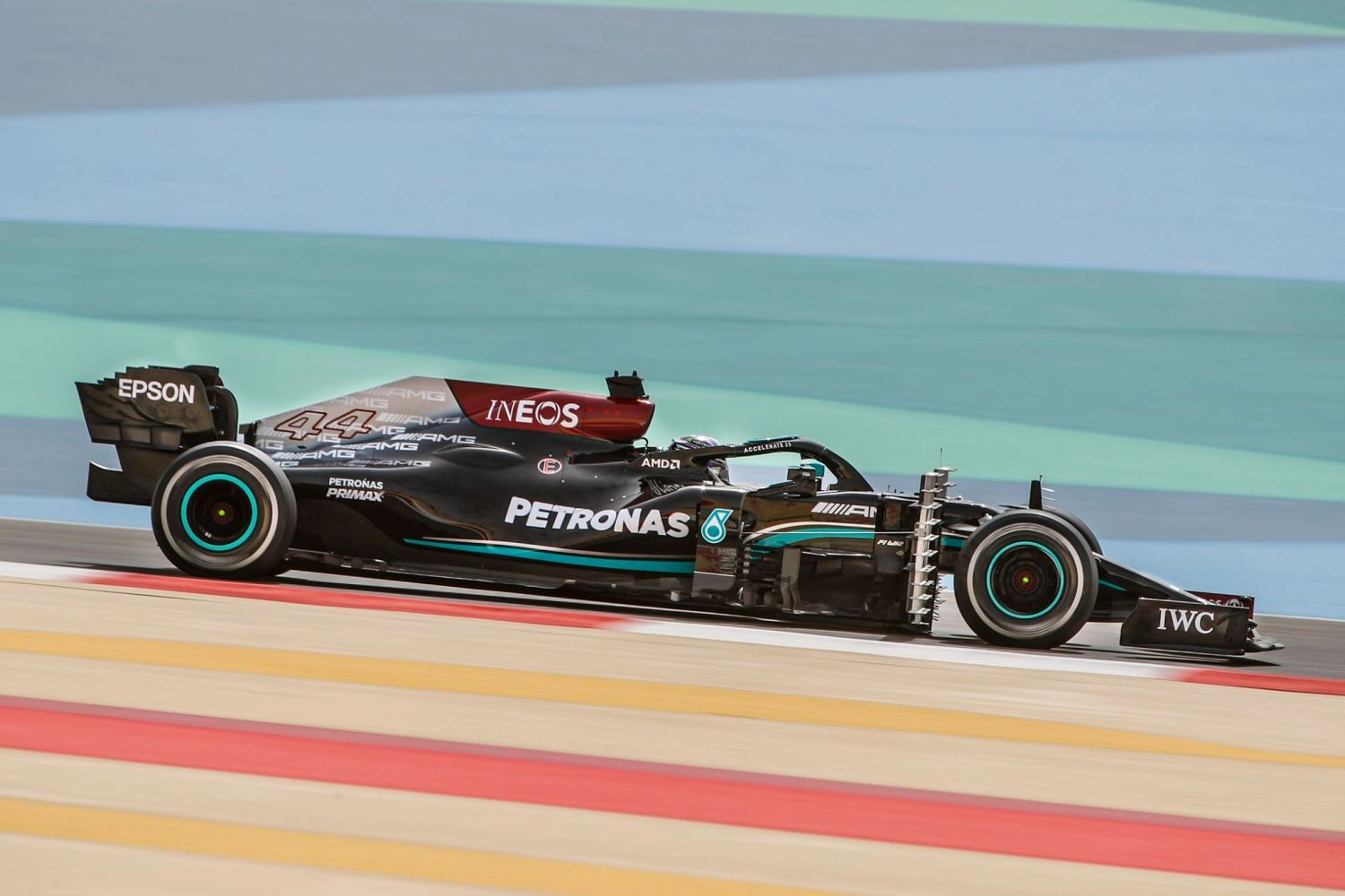 Mercedes’ analysis: « we are slower than Red Bull »