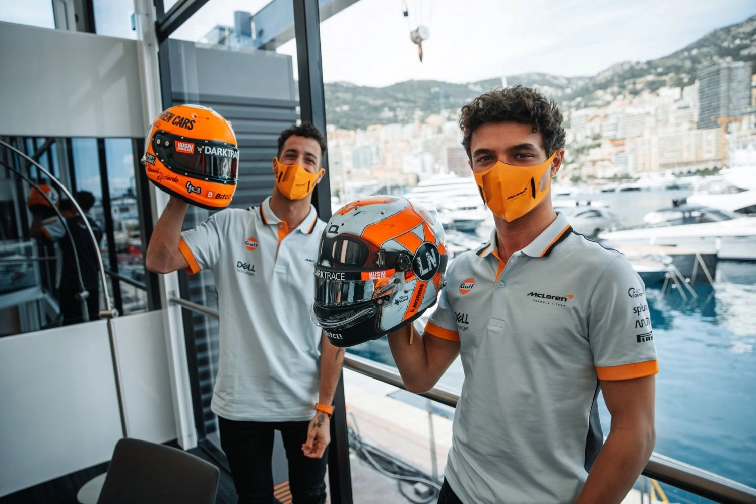 Norris and Ricciardo unveil their splendid helmet for Monaco