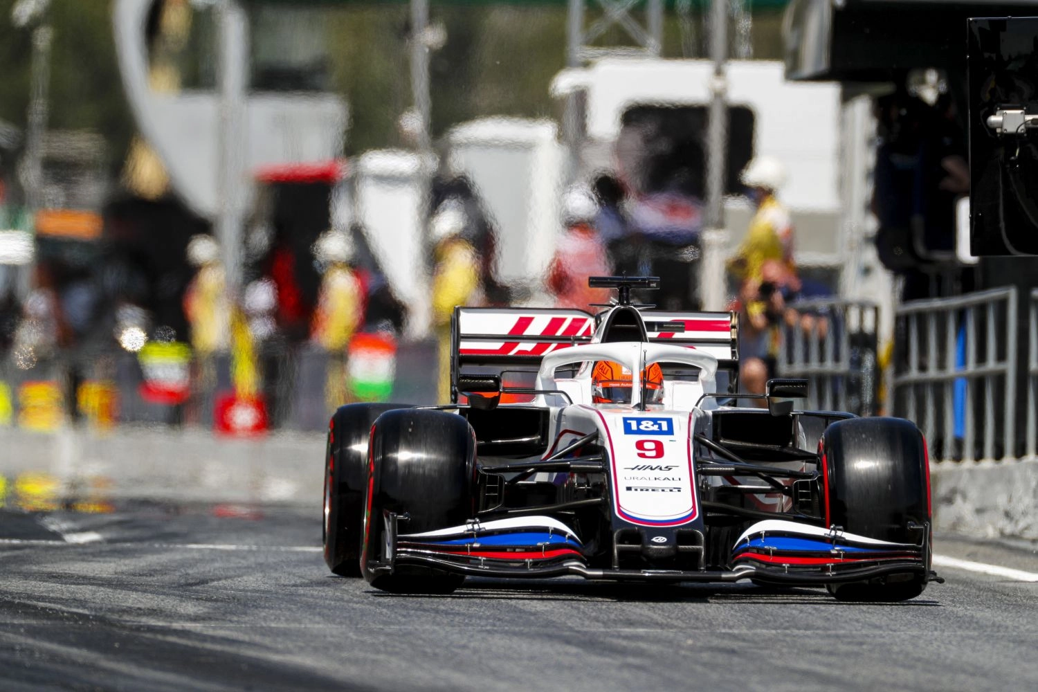 Mazepin complains of having a heavier Haas than Schumacher