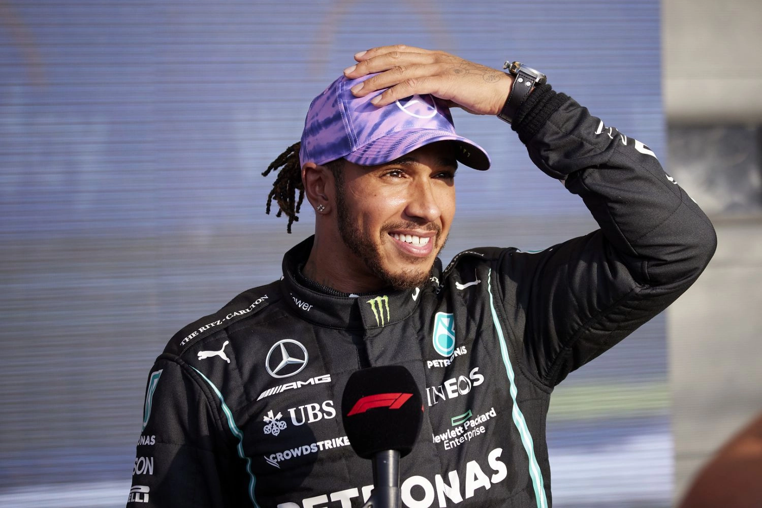 Lewis Hamilton victim of racist insults after the race