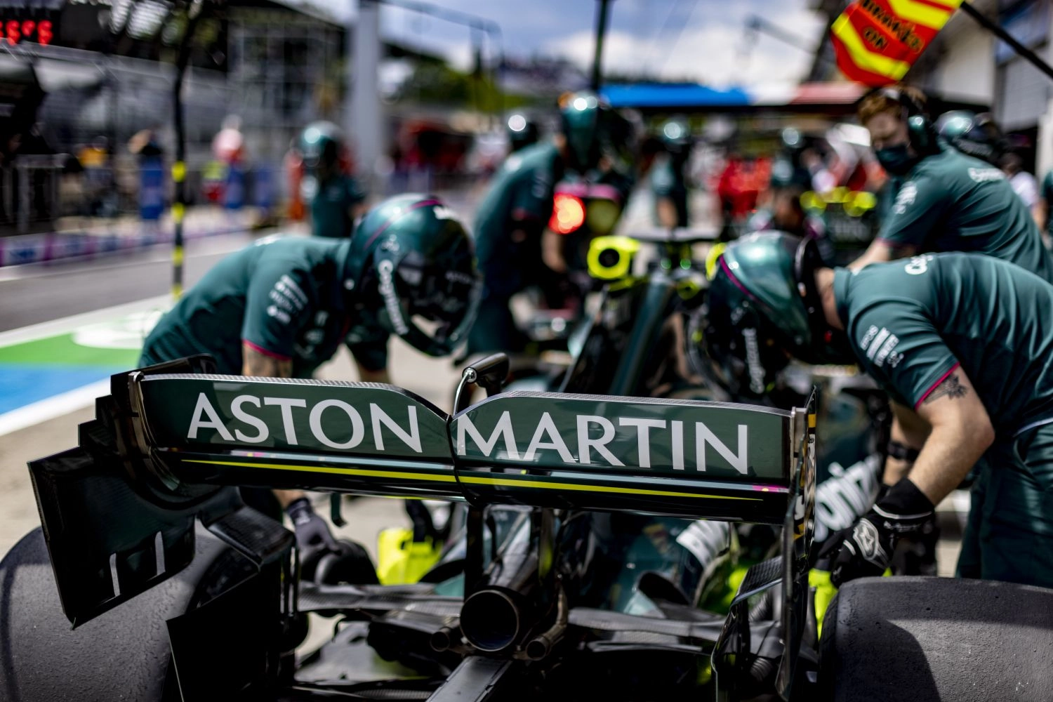 Martin Whitmarsh returns to F1 with Aston Martin