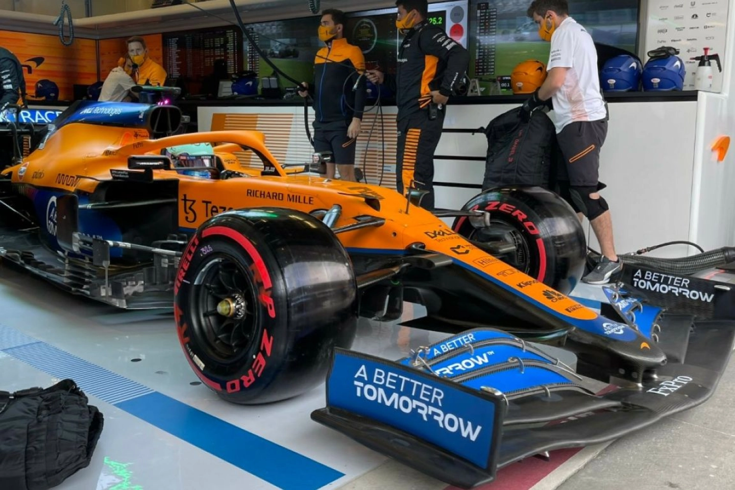 Daniel Ricciardo will start at the back of the pack