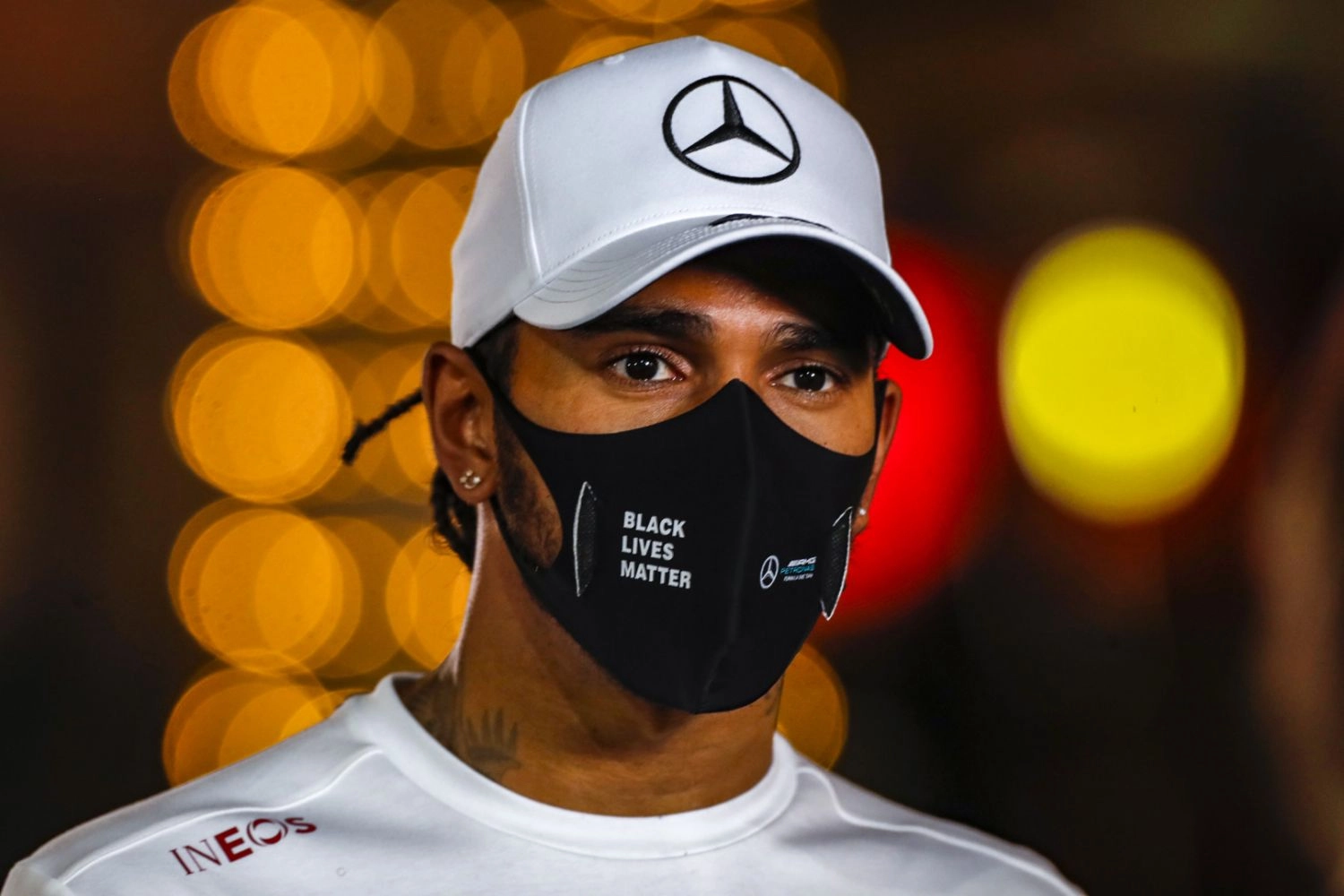 Official: Lewis Hamilton returns to Abu Dhabi