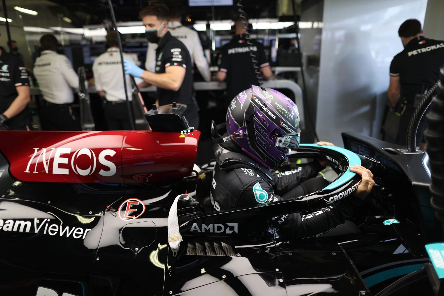 São Polo Grand Prix – Free Practice 1: Lewis Hamilton the fastest, Red Bulls following closely