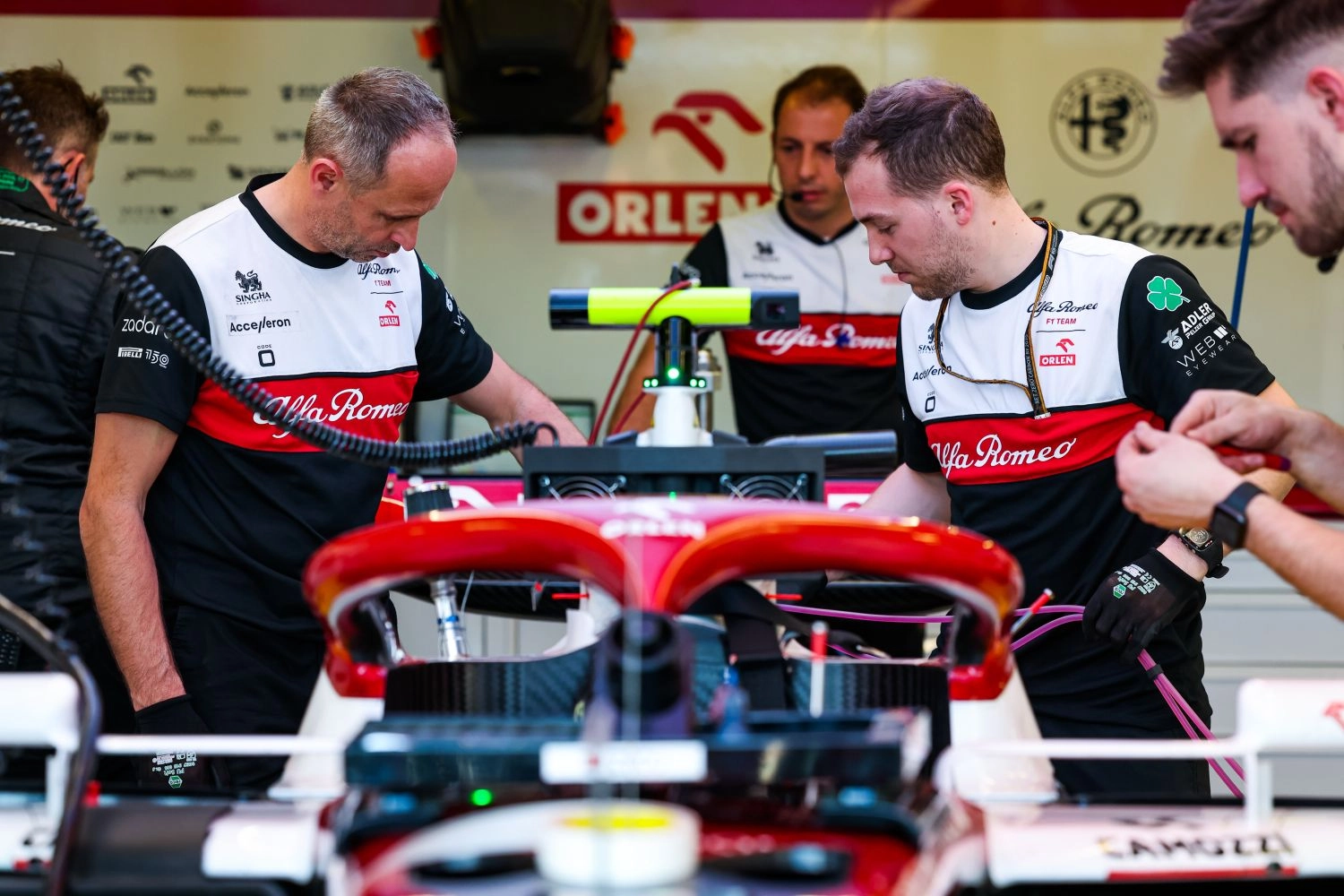 A complicated clutch to use this season more than before