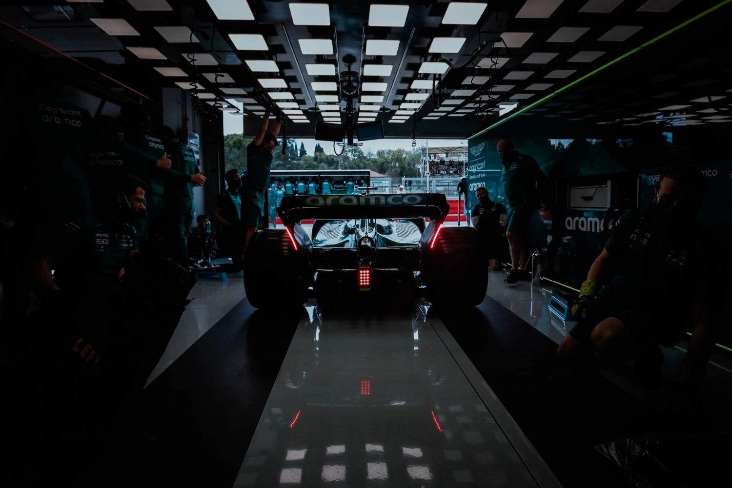 The porpoising as a “virtual barrier” to Aston Martin’s progress according to Mike Krack