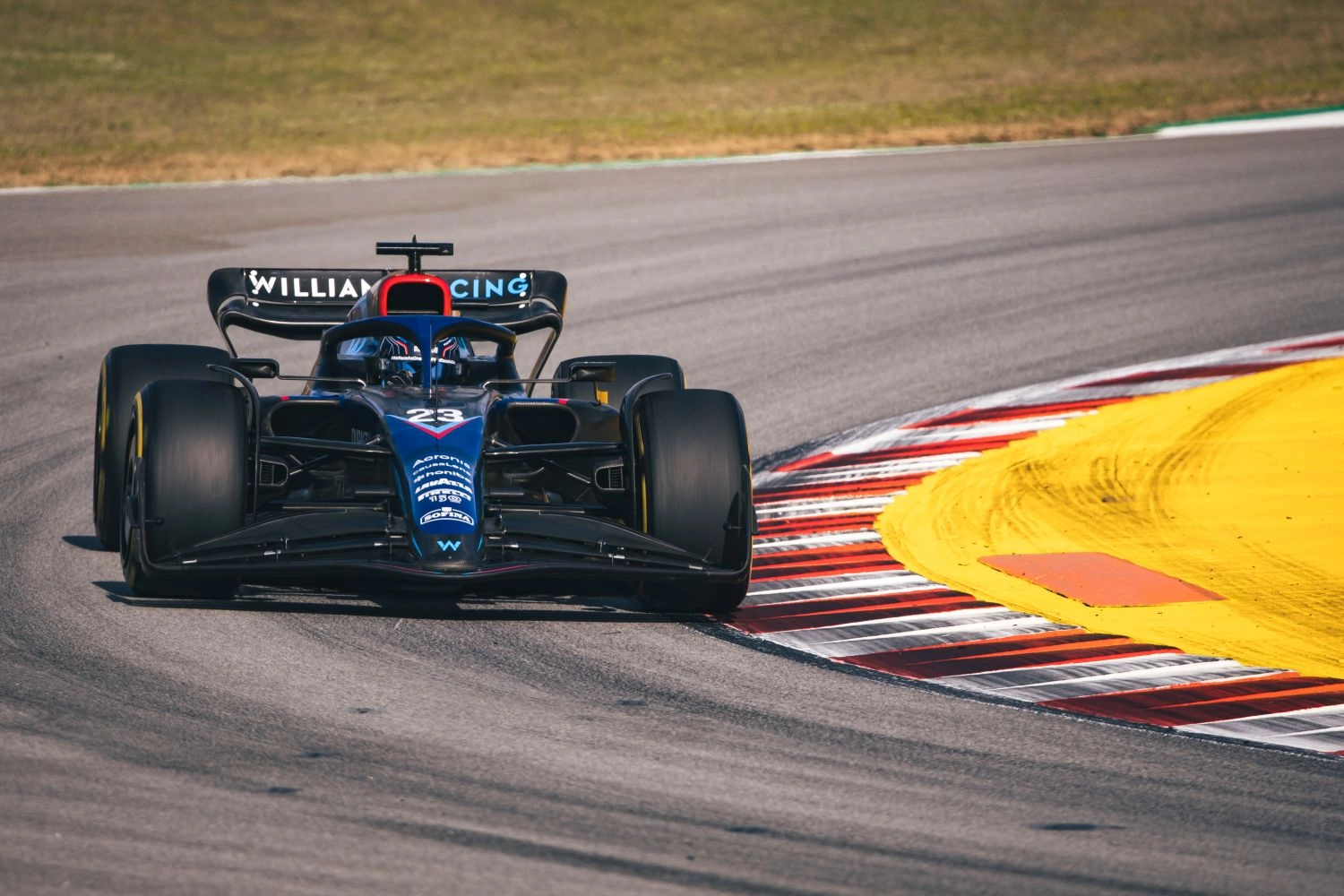 Albon penalized with a 5-second penalty and 1 point deducted in Barcelona