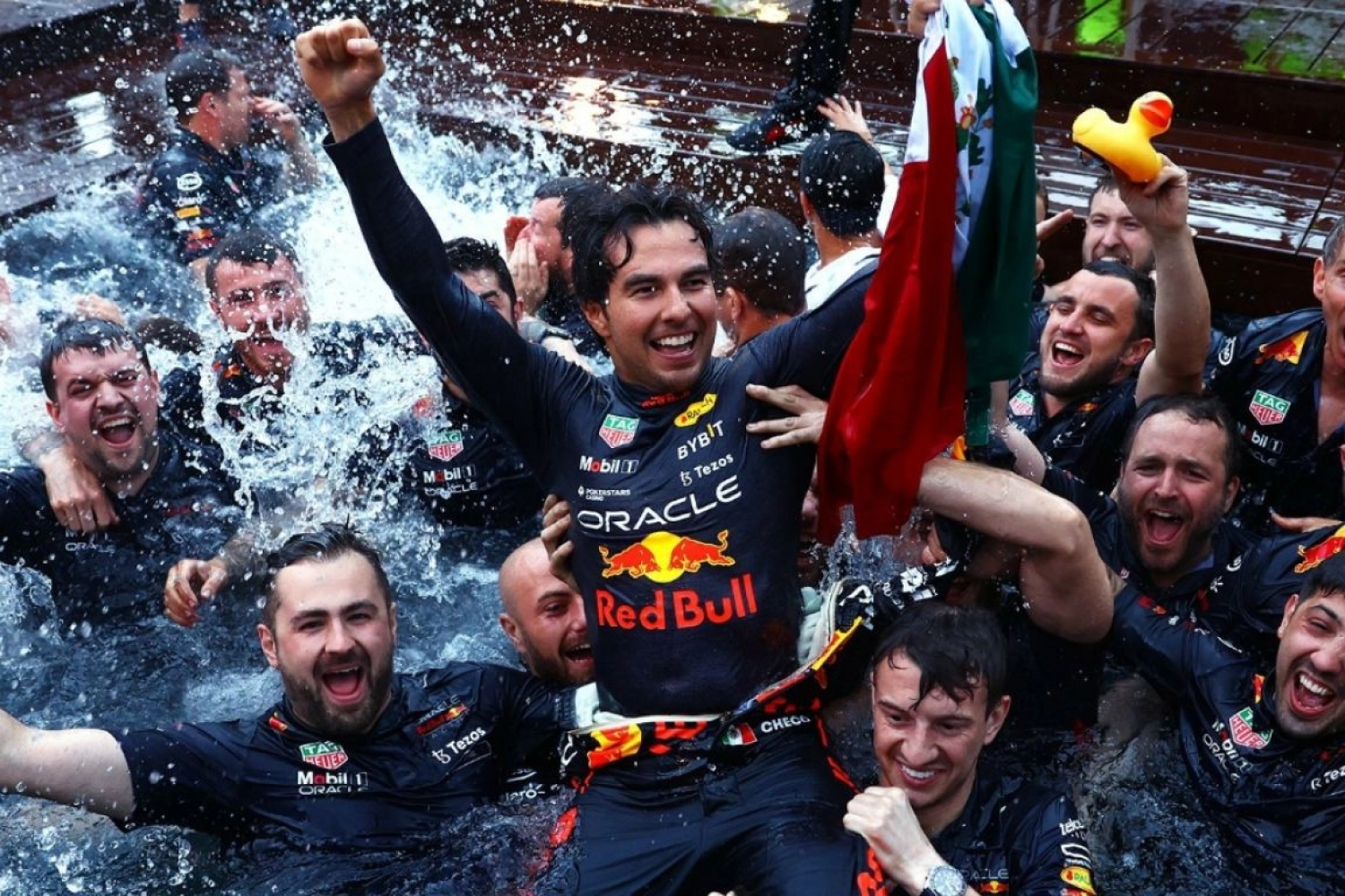 Sergio Perez at Red Bull until 2024