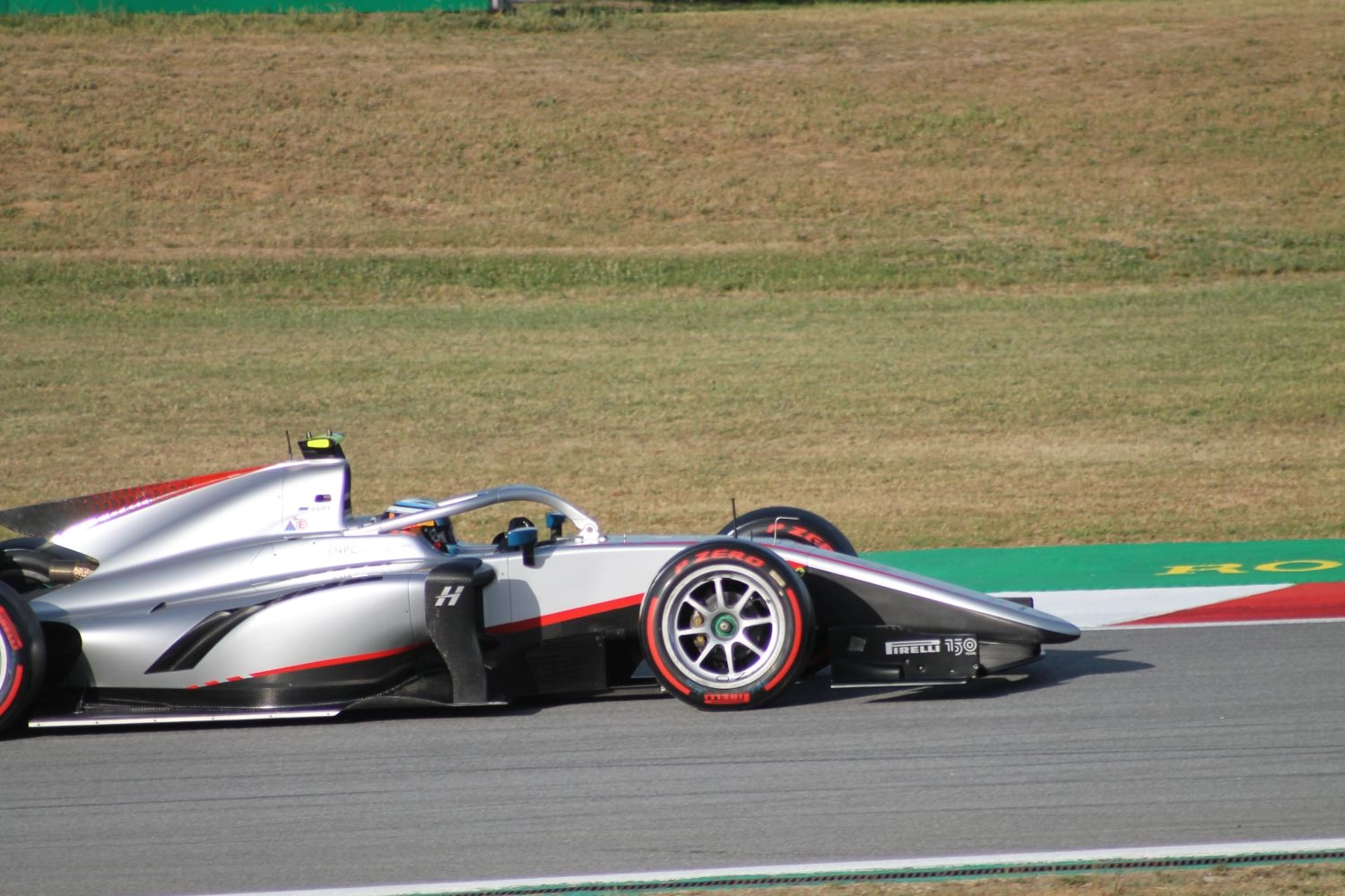 Formula 2 – Pole position for Juri Vips