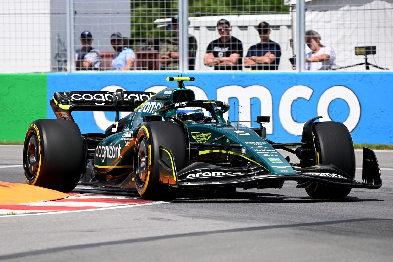 Sebastian Vettel free to design his helmets