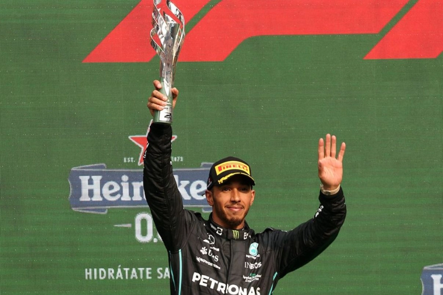 Lewis Hamilton reckons Mercedes still has a huge « mountain to climb »