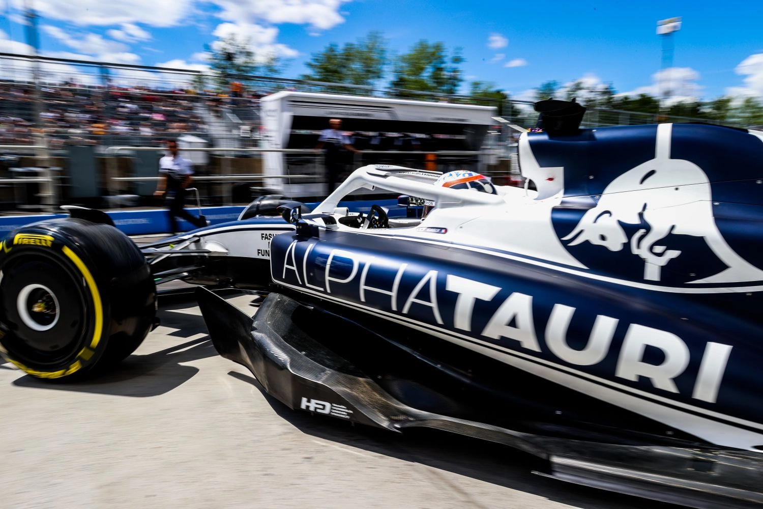 AlphaTauri starts its engine for 2023 (video)