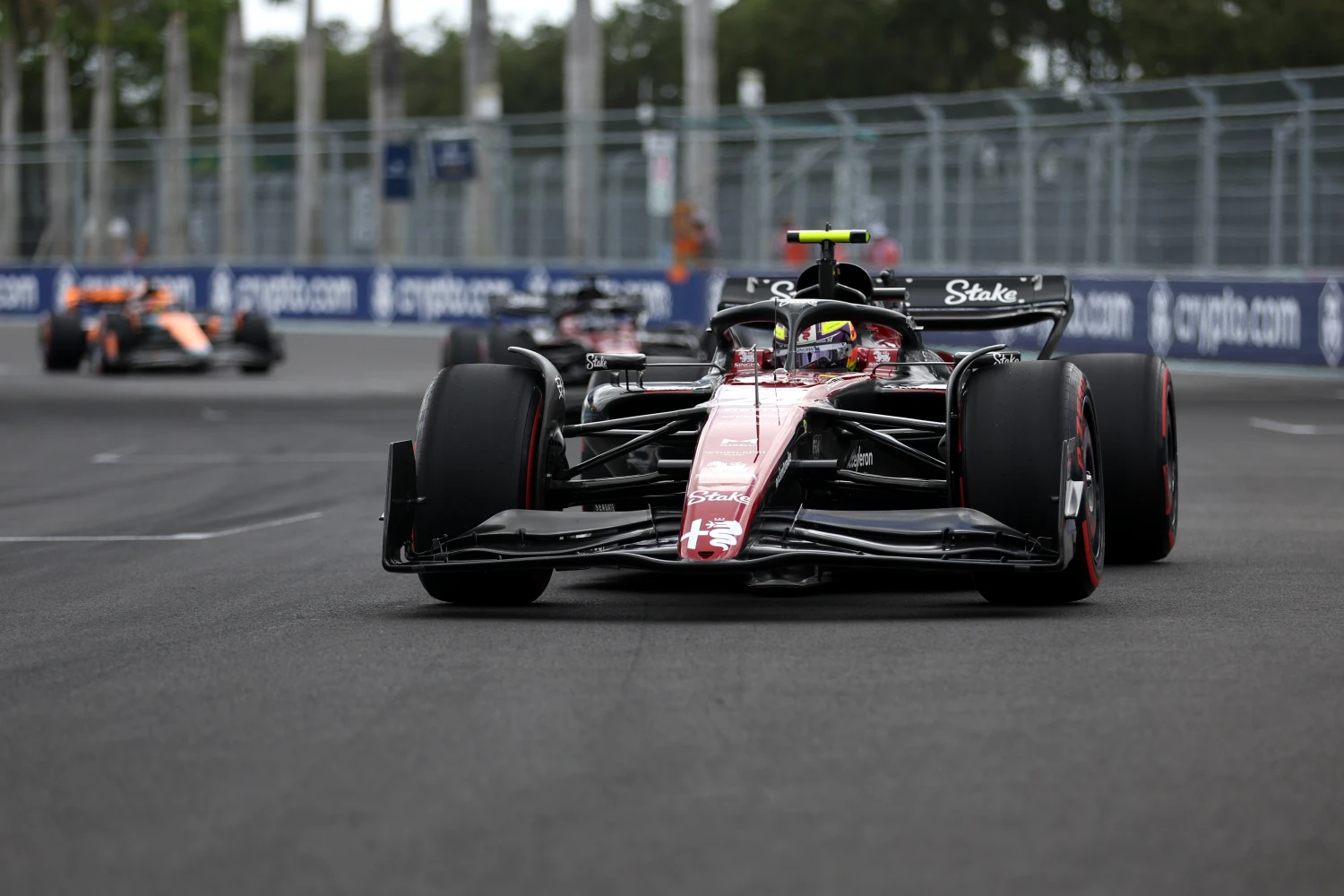 The Alfa Romeo drivers, overtaken by Haas, hope to catch up at Imola
