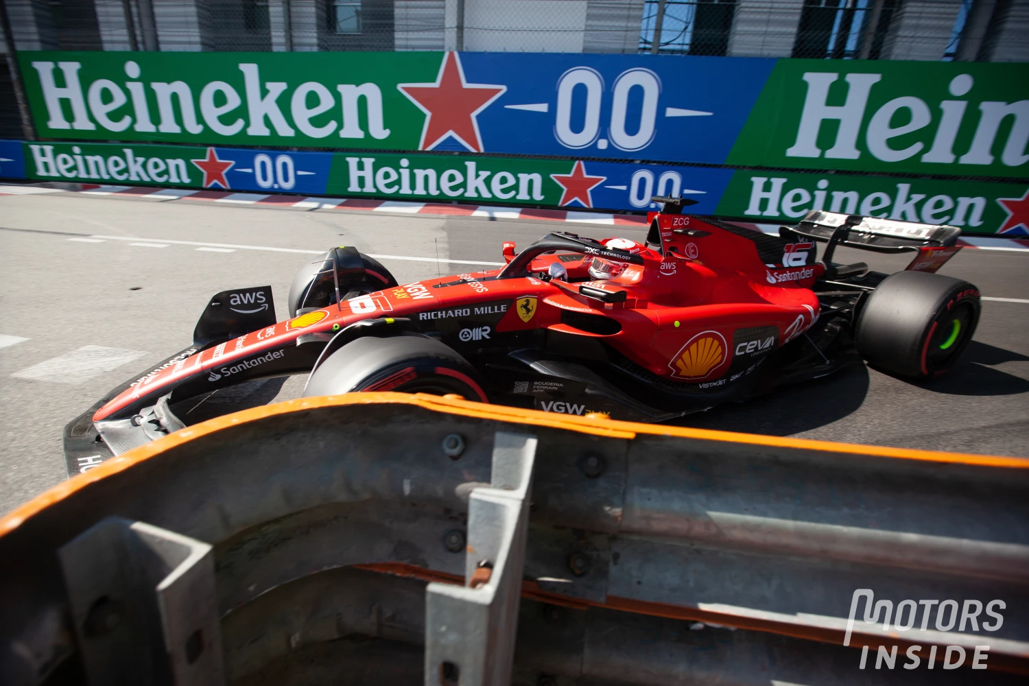 According to Fernando Alonso, it is the size of the cars that prevents the spectacle