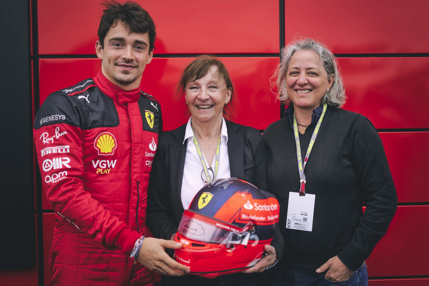 Jacques Villeneuve puts an end to the controversy surrounding Charles Leclerc’s helmet