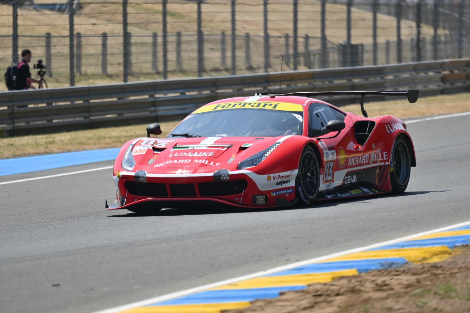 Which teams are qualified for the hyperpole?