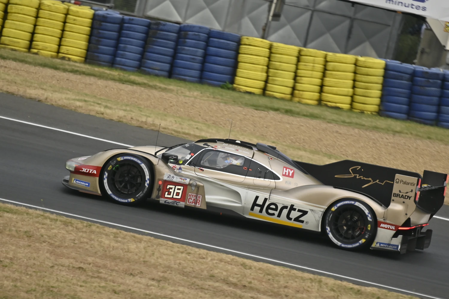24 Hours of Le Mans: H+6: still crazy and Ferrari takes back its property!