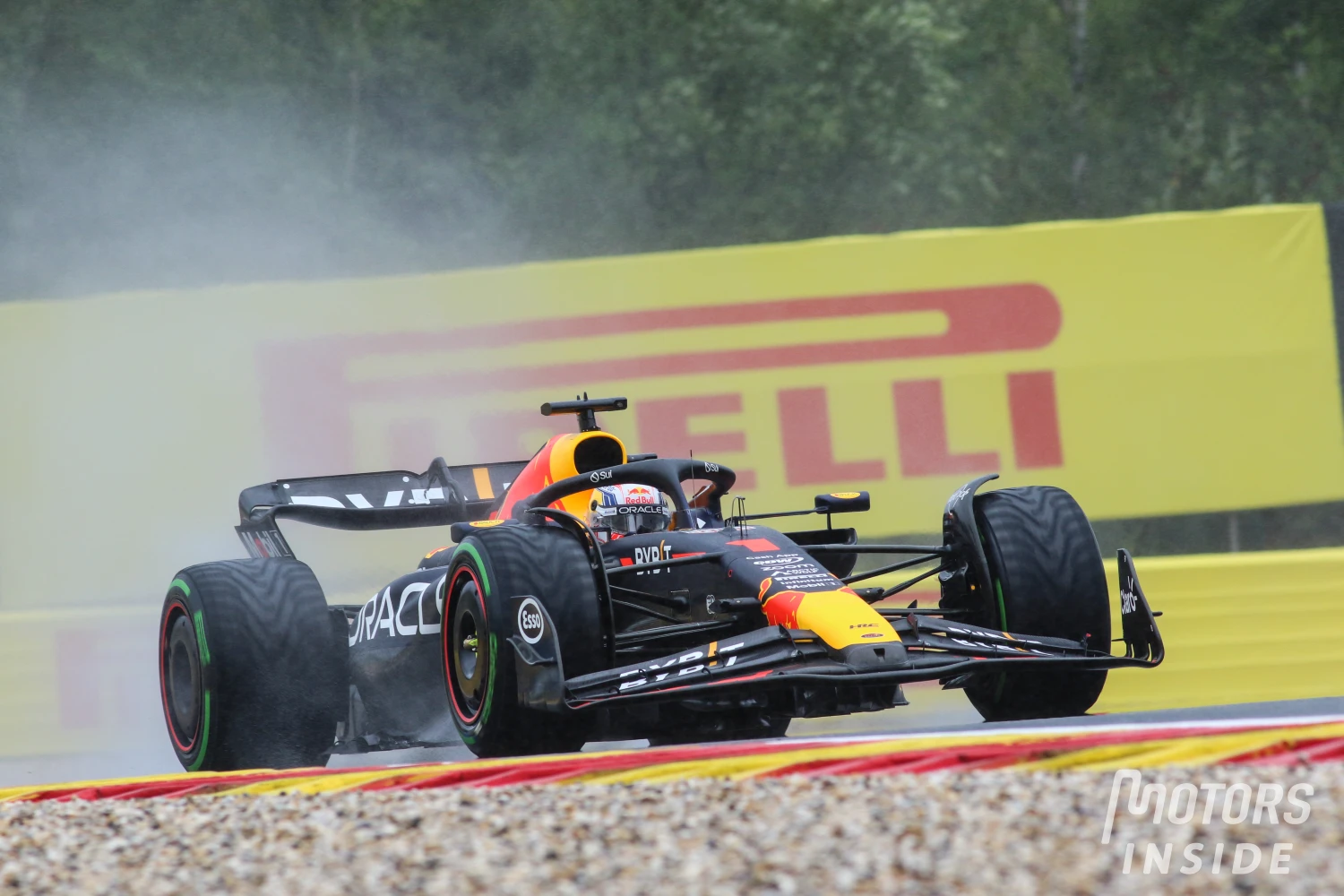 Pirelli is going to test “super intermediate” tyres