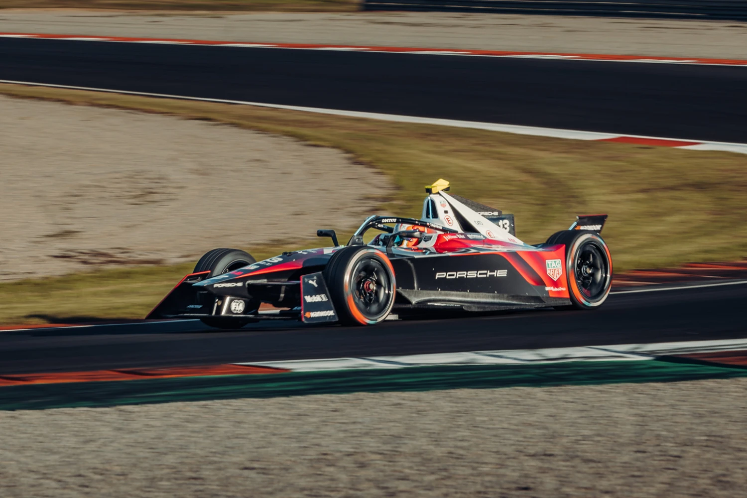 FE Winter Testing – Day 1: A first day interrupted by a fire