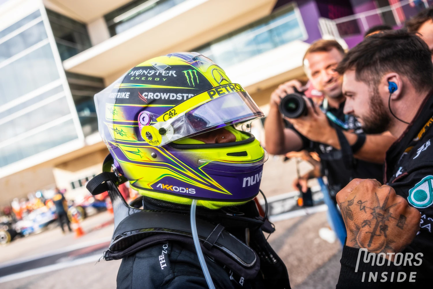 3D scan the heads of the drivers to tailor the F1 helmets
