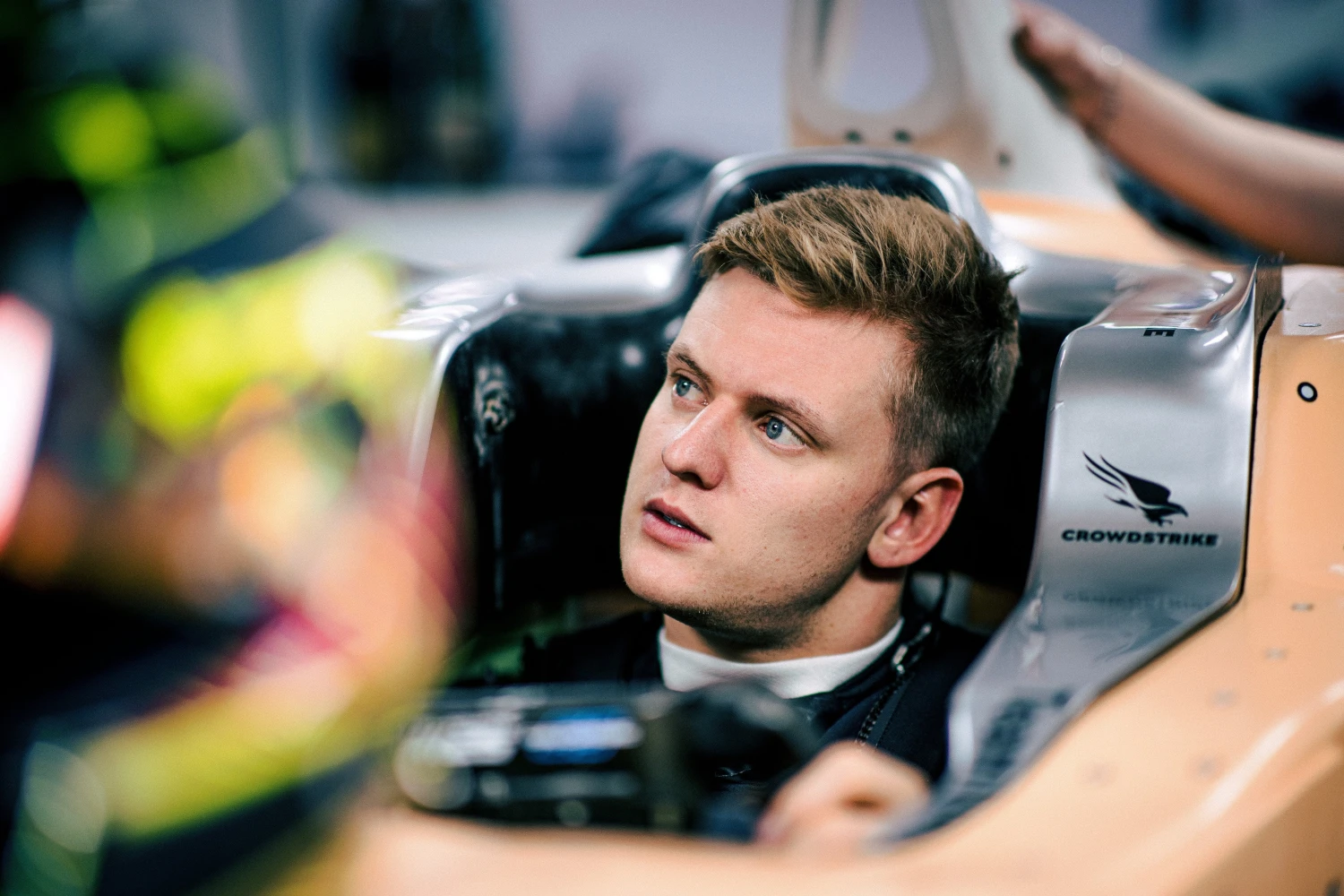 Mick Schumacher surrounds himself with Dirk Müller to return to F1