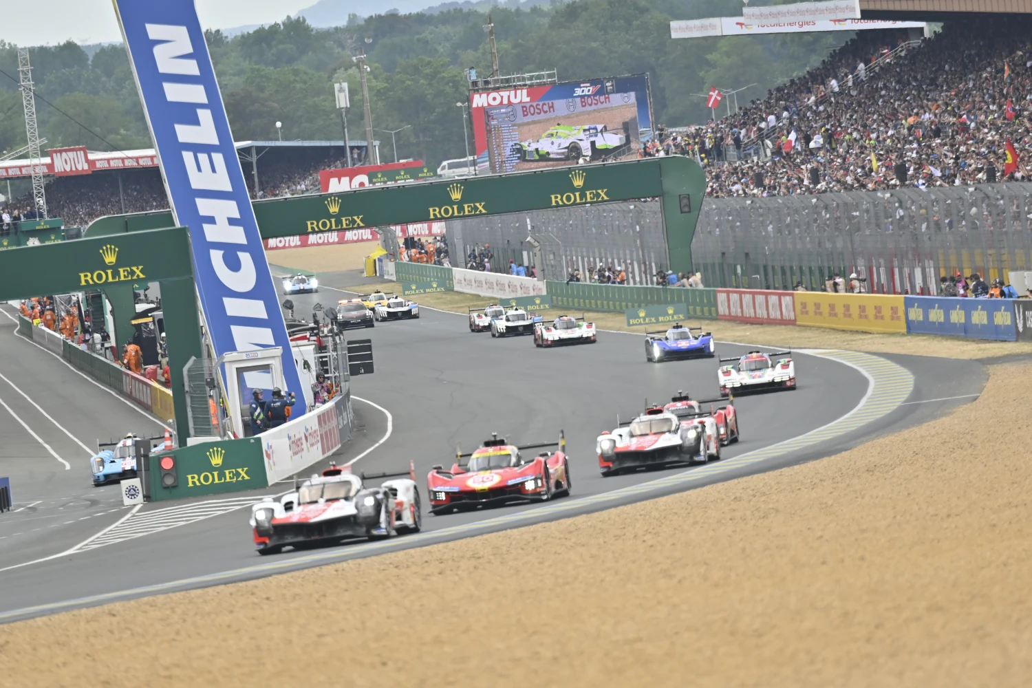 24 Hours of Le Mans – H+2: Damage on all fronts