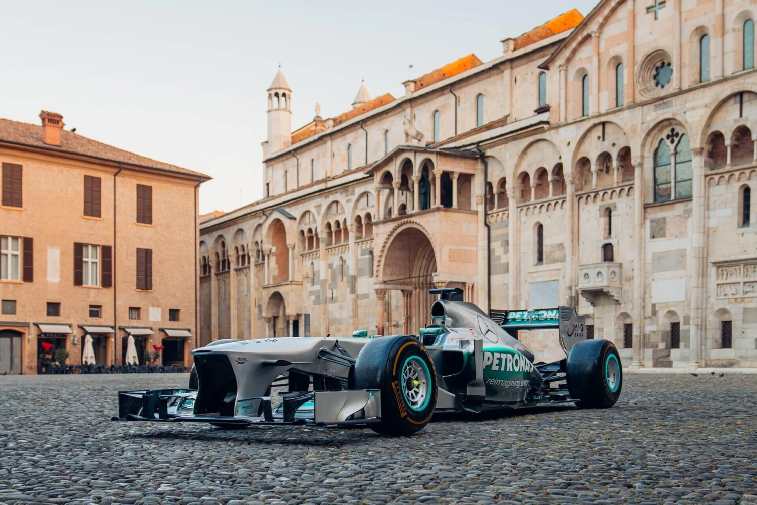 Lewis Hamilton’s Mercedes F1 W04 breaks the world record for the highest auction sale of a modern car