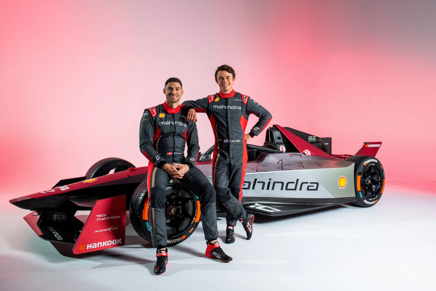 Mahindra Racing unveils its new Formula E colors