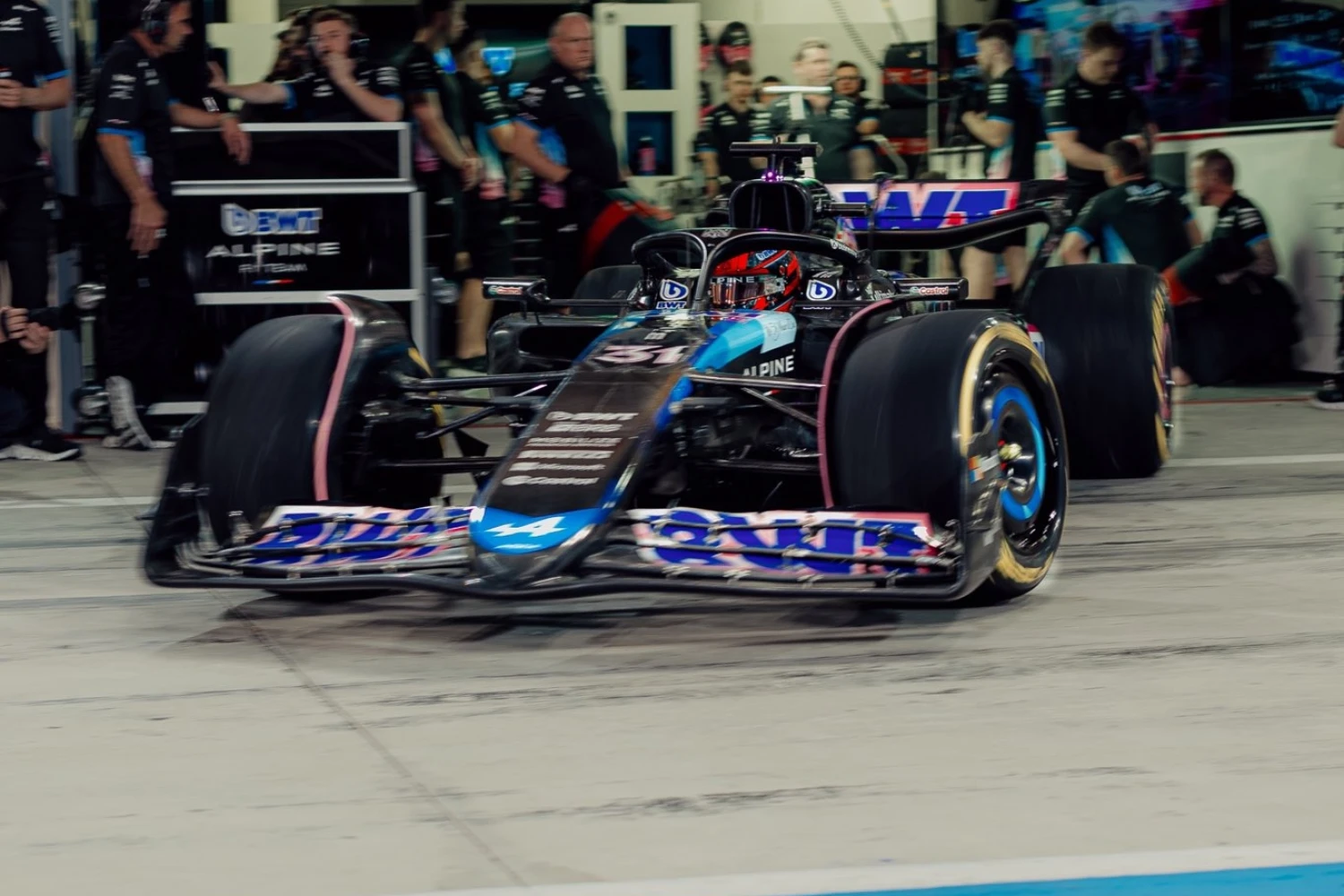 Alpine, Mercedes and Williams on track today in Bahrain