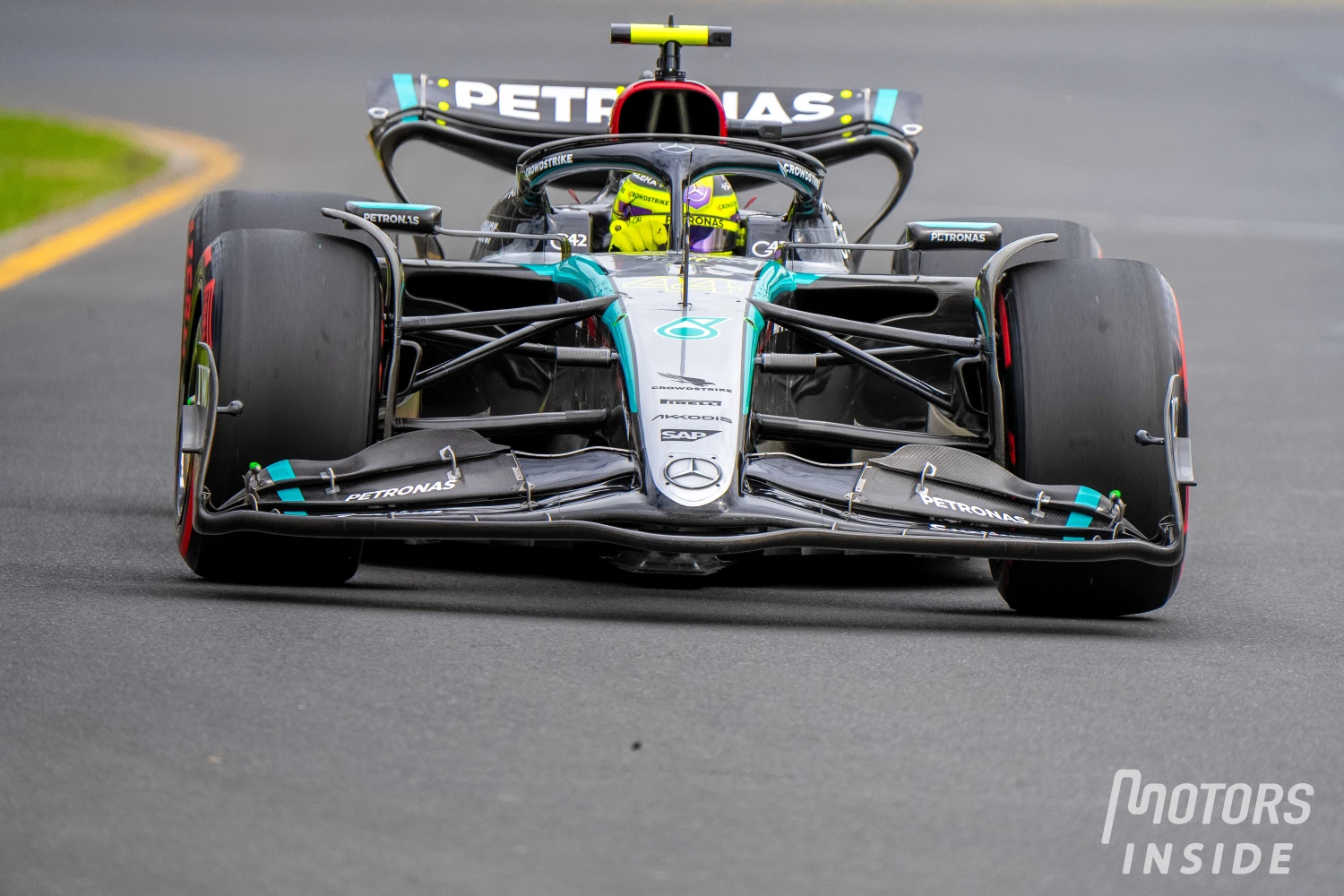 A sudden oil pressure loss causing Lewis Hamilton’s Mercedes engine to stop in Australia
