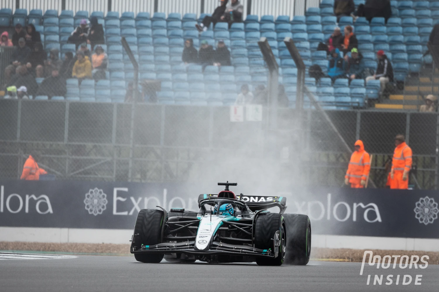 Starting from pole position, George Russell retires at home