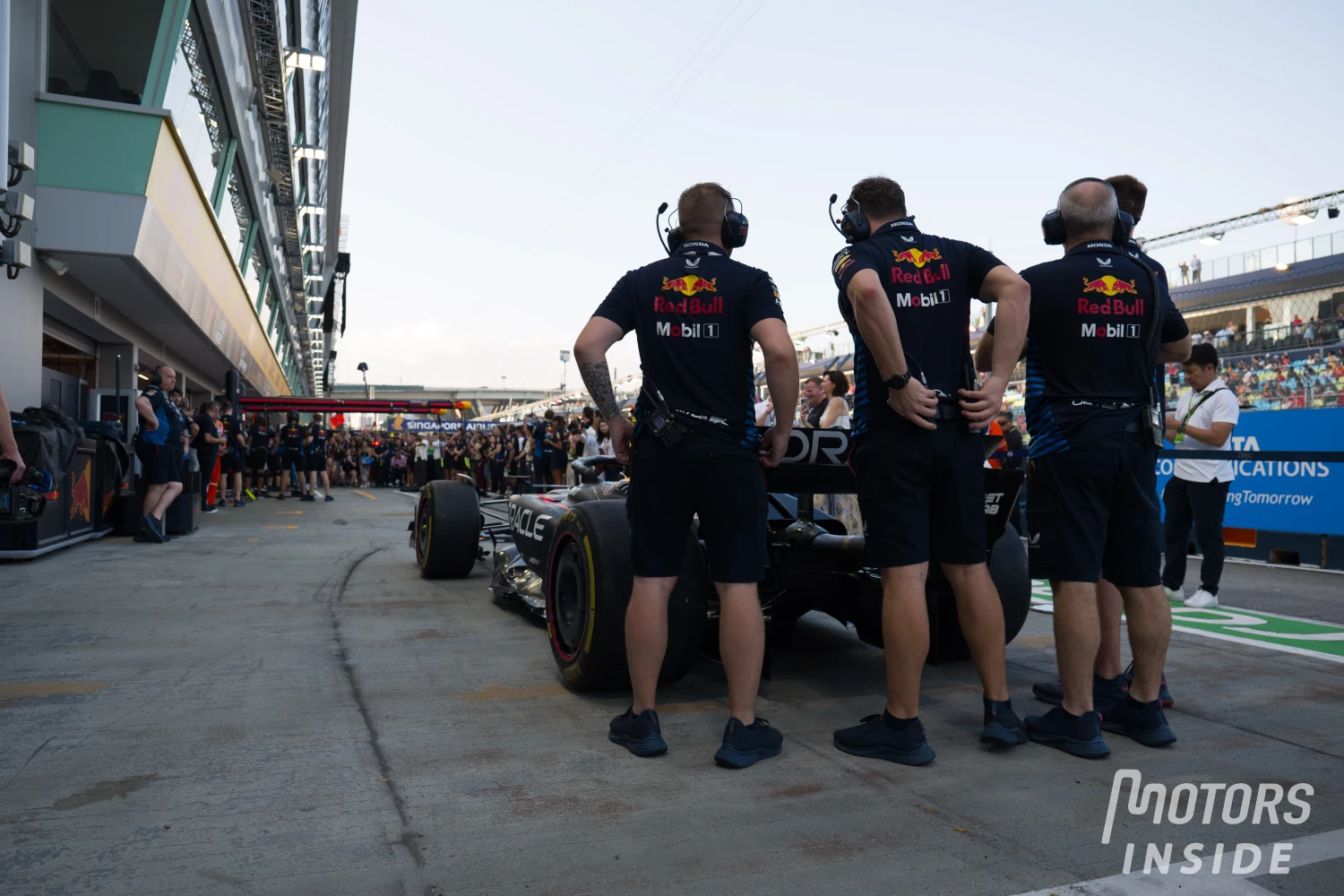 A team suspected of tampering with its floor in the Parc Fermé