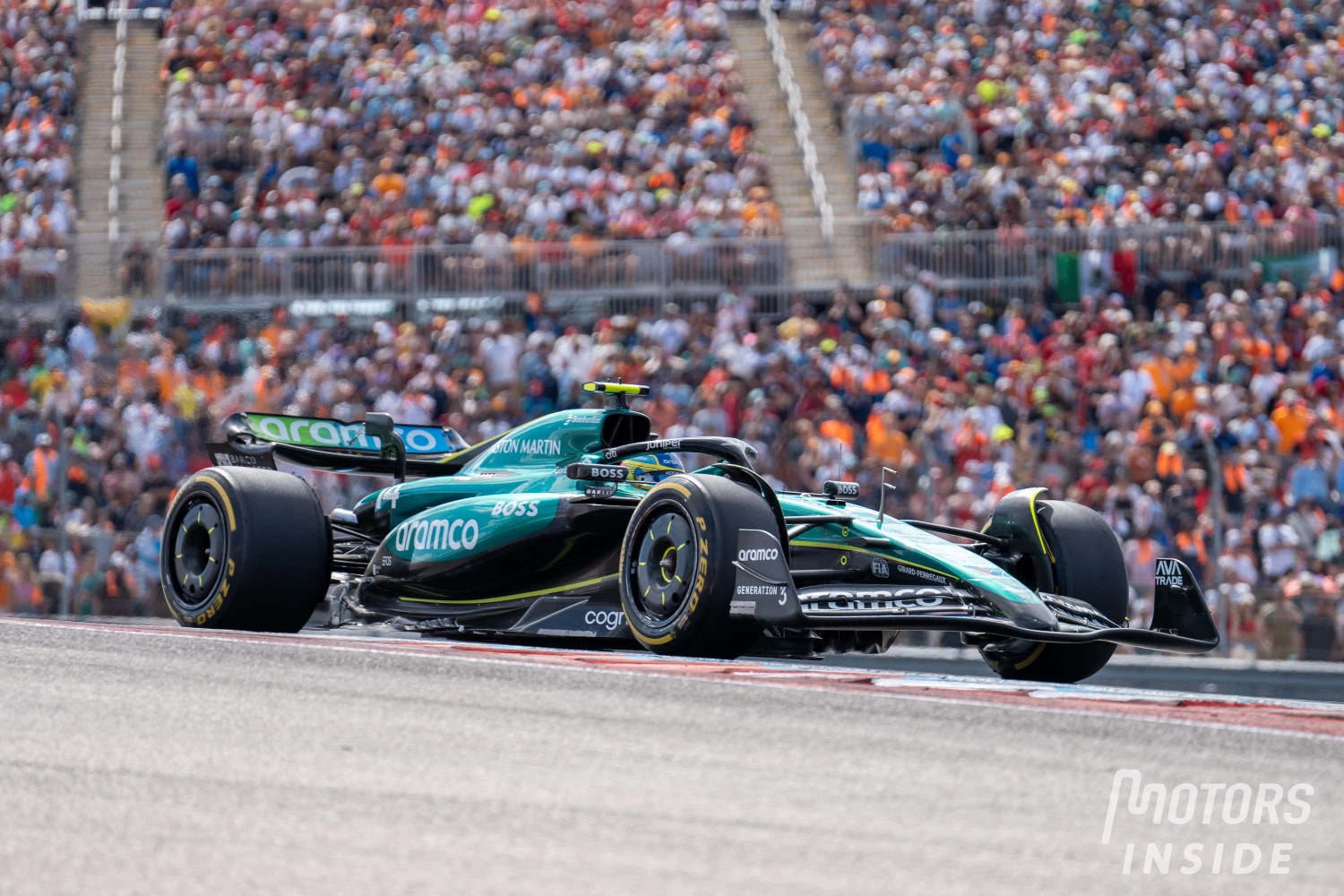 Fernando Alonso celebrates his 400th Grand Prix with a tribute helmet
